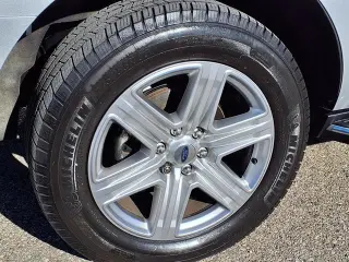 Ford Expedition 2019 4x4 XLT 4dr SUV
