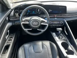 Hyundai ELANTRA 2023 Limited 4dr Sedán