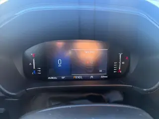 Ford Escape 2023 con transmisión automática a las cuatro ruedas y ST-Line, SUV de cuatro puertas