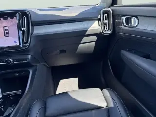 Volvo XC40 2023 B4 Plus Bright Theme 4dr SUV