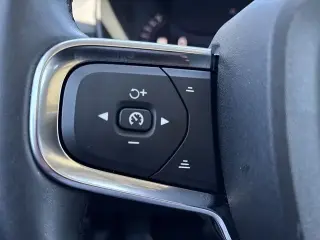 Volvo XC40 2023 B4 Plus Bright Theme 4dr SUV