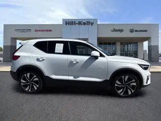 Volvo XC40 2023 B4 Plus Bright Theme 4dr SUV