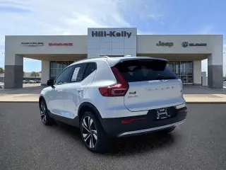 Volvo XC40 2023 B4 Plus Bright Theme 4dr SUV
