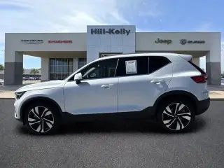 Volvo XC40 2023 B4 Plus Bright Theme 4dr SUV