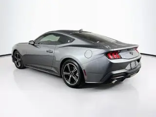 Ford Mustang 2025 EcoBoost 2d Fastback