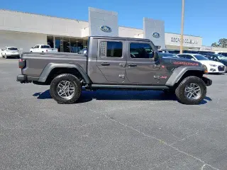 Jeep Gladiator 2025 4x4 Mojave 4dr Crew Cab 5.0 ft. SB