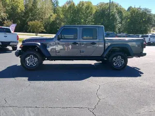 Jeep Gladiator 2025 4x4 Mojave 4dr Crew Cab 5.0 ft. SB