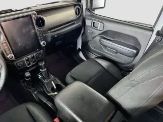 Jeep Wrangler Unlimited 2018 4x4 Sport 4dr SUV (lanzamiento a mitad de año)