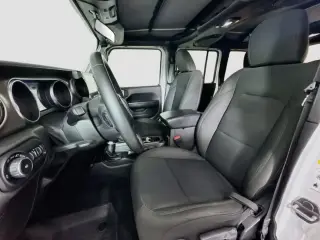 Jeep Wrangler Unlimited 2018 4x4 Sport 4dr SUV (lanzamiento a mitad de año)