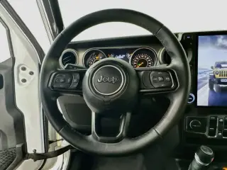 Jeep Wrangler Unlimited 2018 4x4 Sport 4dr SUV (lanzamiento a mitad de año)