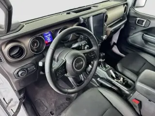Jeep Wrangler Unlimited 2018 4x4 Sport 4dr SUV (lanzamiento a mitad de año)