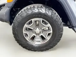 Jeep Wrangler Unlimited 2018 4x4 Sport 4dr SUV (lanzamiento a mitad de año)