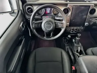 Jeep Wrangler Unlimited 2018 4x4 Sport 4dr SUV (lanzamiento a mitad de año)