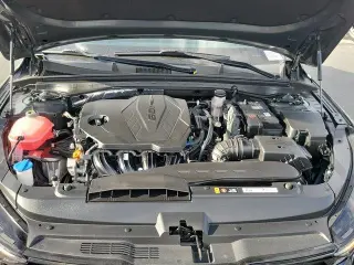 Kia K5 2025 LXS 4dr Sedán