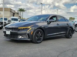 Kia K5 2025 LXS 4dr Sedán