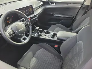 Kia K5 2025 LXS 4dr Sedán