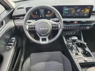 Kia K5 2025 LXS 4dr Sedán