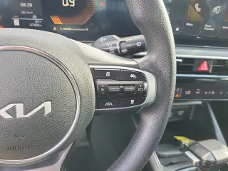 Kia K5 2025 LXS 4dr Sedán