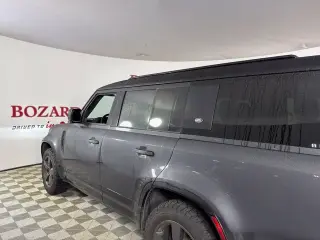 Land Rover Defender 2023 AWD 130 X-Dynamic SE 4dr SUV