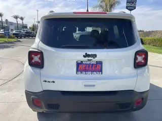 Jeep Renegade 2023 4x4 Latitude 4dr SUV