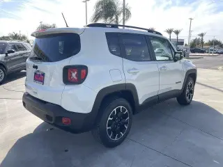 Jeep Renegade 2023 4x4 Latitude 4dr SUV