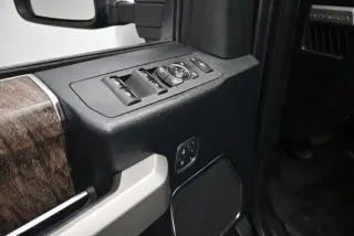 Ford F-250 Super Duty 2017 4x4 Lariat 4 puertas Cabina de Tripulación 6.8 pies SB Camioneta