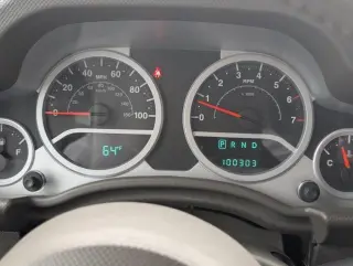 Jeep Wrangler 2010 4x4 Sahara 2dr SUV