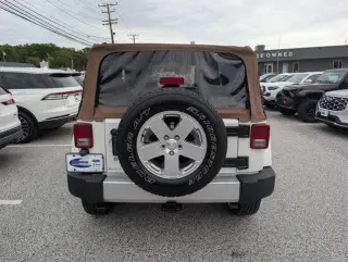 Jeep Wrangler 2010 4x4 Sahara 2dr SUV