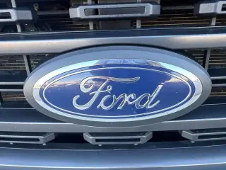 Ford F-150 2023 4x4 XLT 4 puertas SuperCrew SB de 5.5 pies