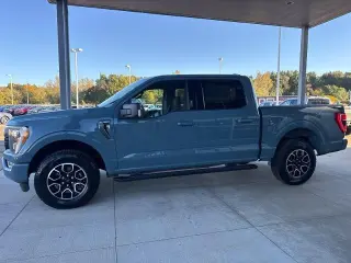 Ford F-150 2023 4x4 XLT 4 puertas SuperCrew SB de 5.5 pies