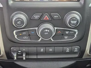 Ram 1500 2015 4x2 SLT 4dr Crew Cab 5.5 ft. SB Pickup
