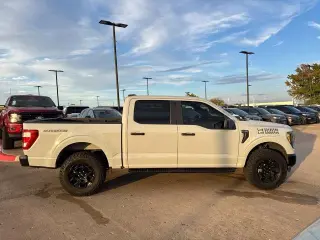 Ford F-150 2023 4x4 XL 4dr SuperCrew 5.5 ft SB