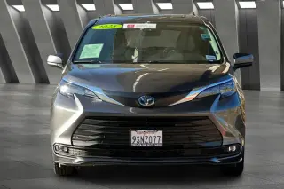 Toyota Sienna 2025 XLE 8-Pasajeros 4dr Mini-Van