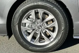 Toyota Sienna 2025 XLE 8-Pasajeros 4dr Mini-Van