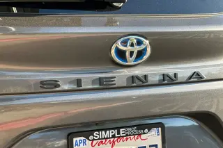 Toyota Sienna 2025 XLE 8-Pasajeros 4dr Mini-Van