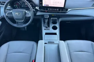 Toyota Sienna 2025 XLE 8-Pasajeros 4dr Mini-Van