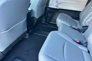 Toyota Sienna 2025 XLE 8-Pasajeros 4dr Mini-Van