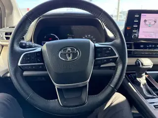 Toyota Sienna 2021 XLE 7-Pasajeros 4dr Mini-Van
