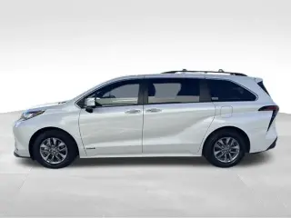 Toyota Sienna 2021 XLE 7-Pasajeros 4dr Mini-Van