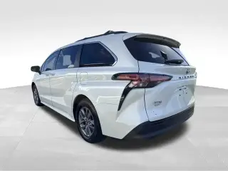Toyota Sienna 2021 XLE 7-Pasajeros 4dr Mini-Van