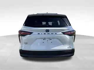Toyota Sienna 2021 XLE 7-Pasajeros 4dr Mini-Van