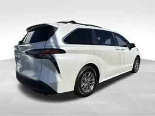 Toyota Sienna 2021 XLE 7-Pasajeros 4dr Mini-Van