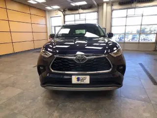 Toyota Highlander 2021 AWD Platinum 4dr SUV