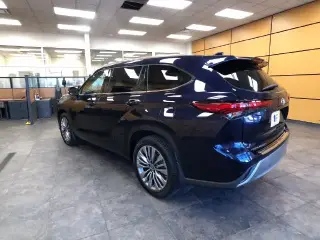 Toyota Highlander 2021 AWD Platinum 4dr SUV