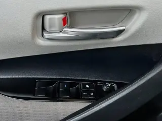 Toyota Corolla Híbrido 2020 LE 4dr Sedán