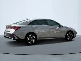 Hyundai ELANTRA 2025 SEL Convenience Sedán 4 puertas