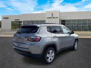 Jeep Compass 2022 4x4 Latitude 4dr SUV