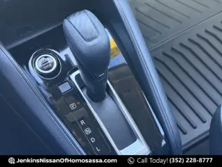 Nissan Versa 2025 SV 4dr Sedán