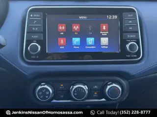 Nissan Versa 2025 SV 4dr Sedán