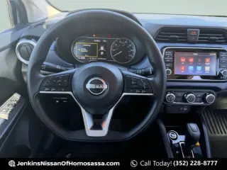 Nissan Versa 2025 SV 4dr Sedán